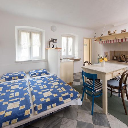 Apartments Mirakul Mali Losinj Phòng bức ảnh